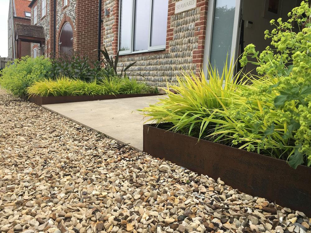 thumbnail image 2 of GNEE 6-Pack Corten Steel Garden Edging – 40"L X 8"H Each, Pre-Rusted, Rustic Lawn Border 2 of 5